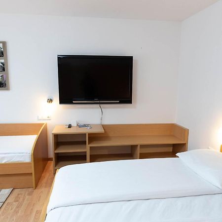 Apartmaji In Sobe Ramar Straza Экстерьер фото