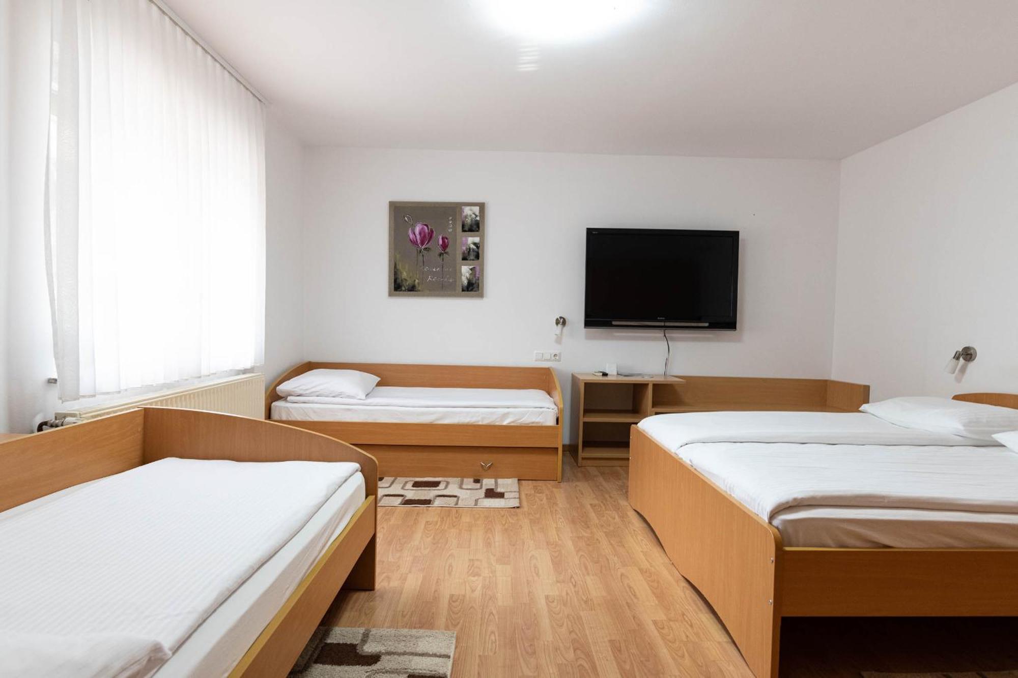 Apartmaji In Sobe Ramar Straza Экстерьер фото