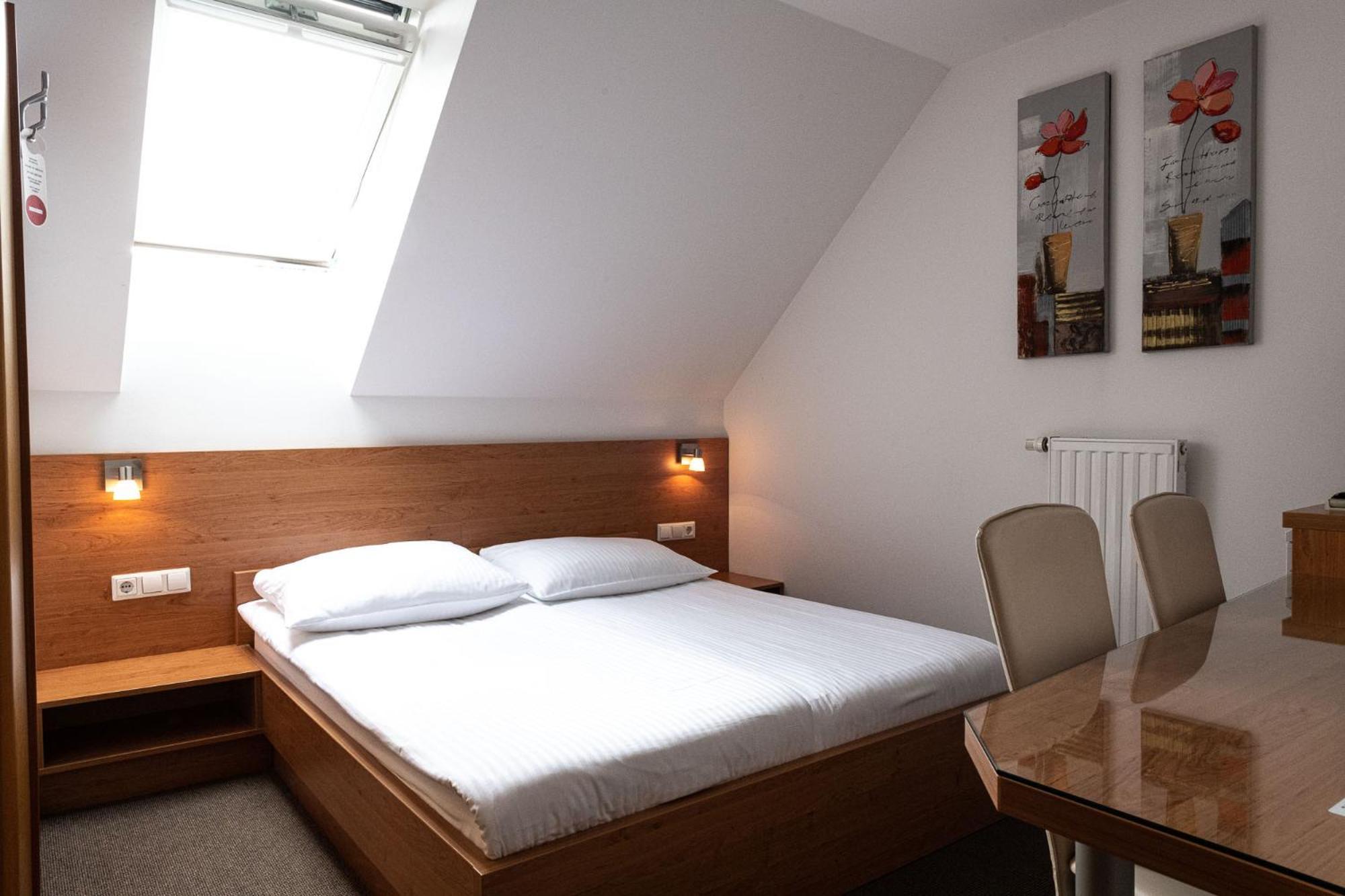 Apartmaji In Sobe Ramar Straza Экстерьер фото