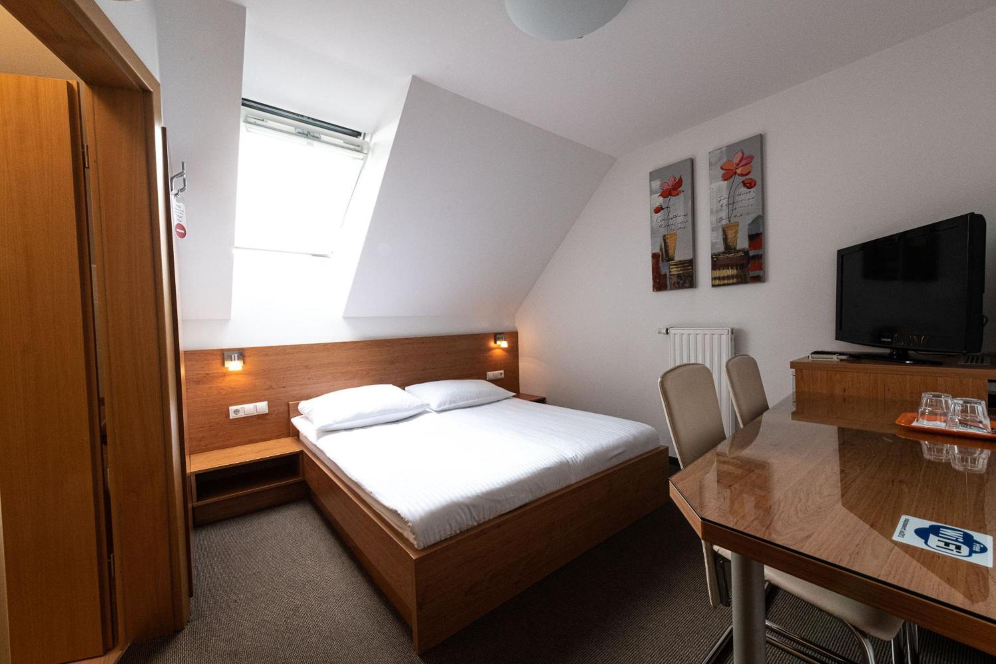 Apartmaji In Sobe Ramar Straza Экстерьер фото